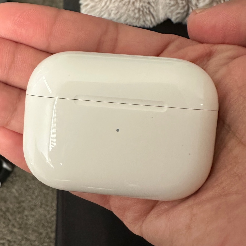 Apple Wireless Earbuds with Charging Case